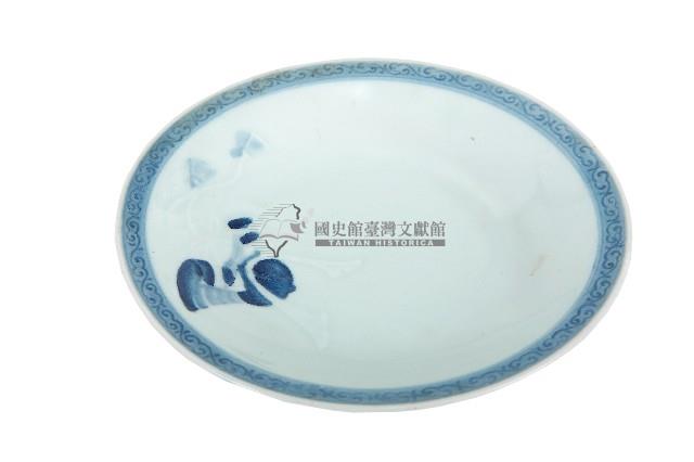 青花日本武士帽盔紋青白瓷盤藏品圖，第1張