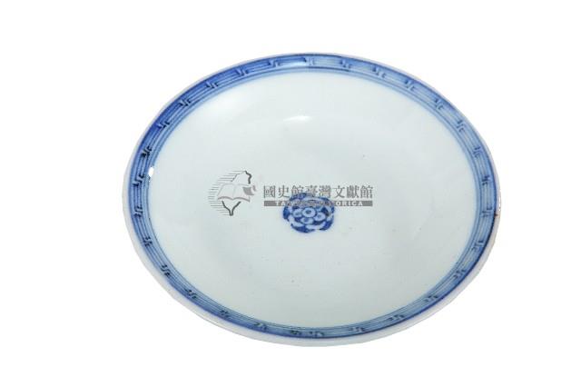 青花纏枝花卉開光山水花輪花紋碗藏品圖，第1張