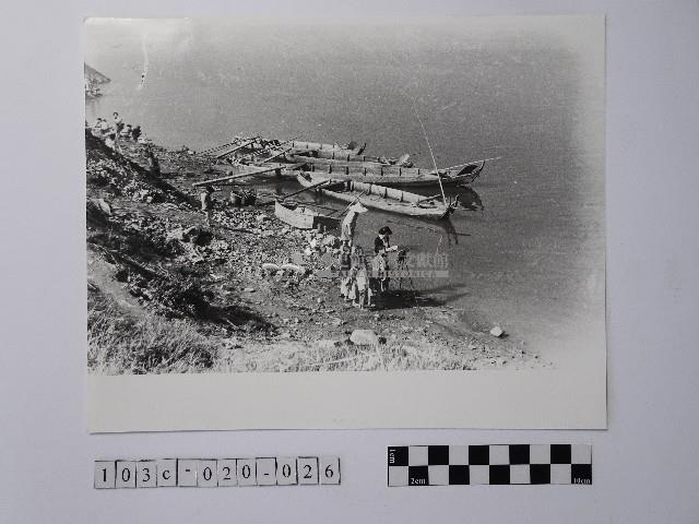 黃則修攝碧潭岸邊的寫生者藏品圖，第1張