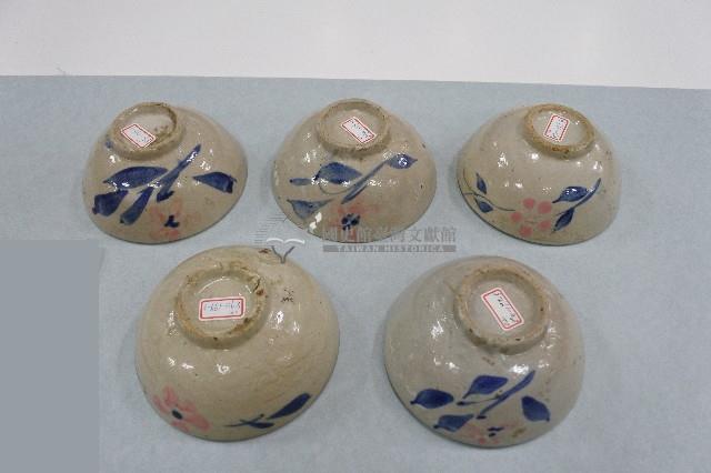 簡筆青花彩繪折枝花卉紋碗（5）藏品圖，第1張