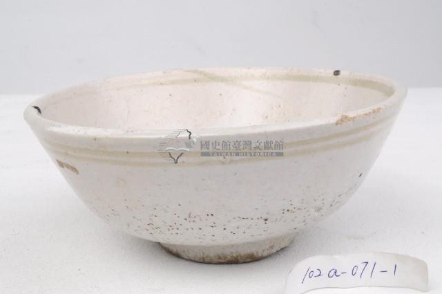 白釉線紋陶碗藏品圖，第1張