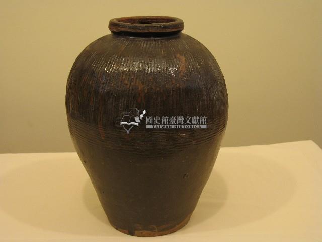 褐釉線紋窄口陶甕藏品圖，第1張