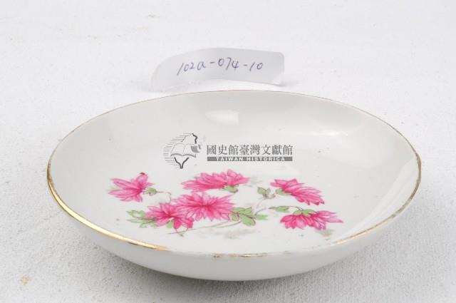 金口五彩折枝花卉紋瓷碟藏品圖，第1張