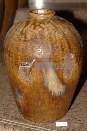 虎皮紋棕褐釉拍打印紋窄口豐肩式陶甕藏品圖，第1張