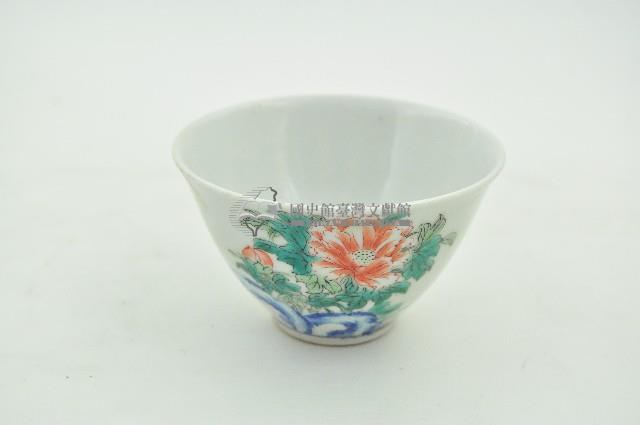 九谷款五彩牡丹花鳥石紋盞杯藏品圖，第1張