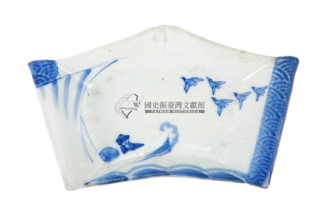 青花舟艇人物飛鳥紋五角變形皿藏品圖，第1張