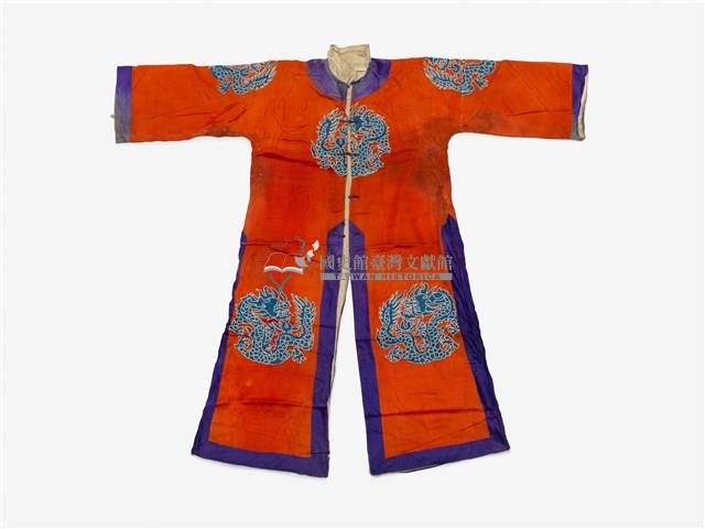 紅色龍紋長擺戲服藏品圖，第1張