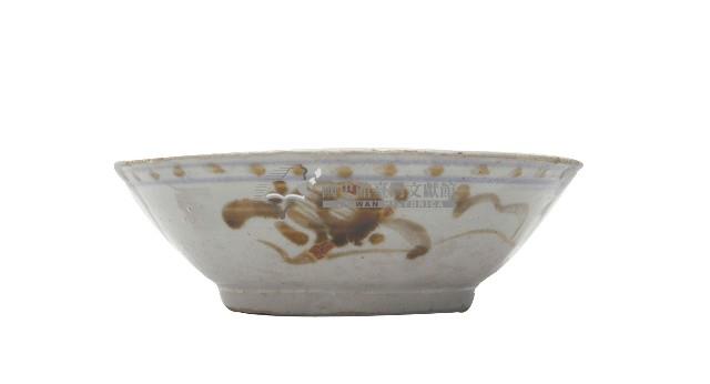 青花褐彩折枝花卉紋碗藏品圖，第1張