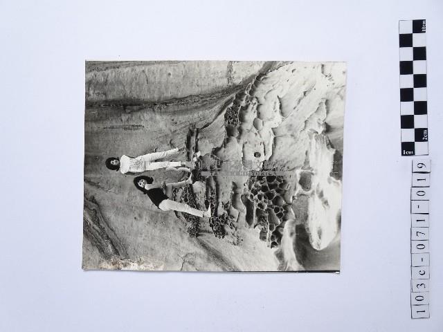 黃則修攝女藝人凌波、鄭慶寧藏品圖，第1張