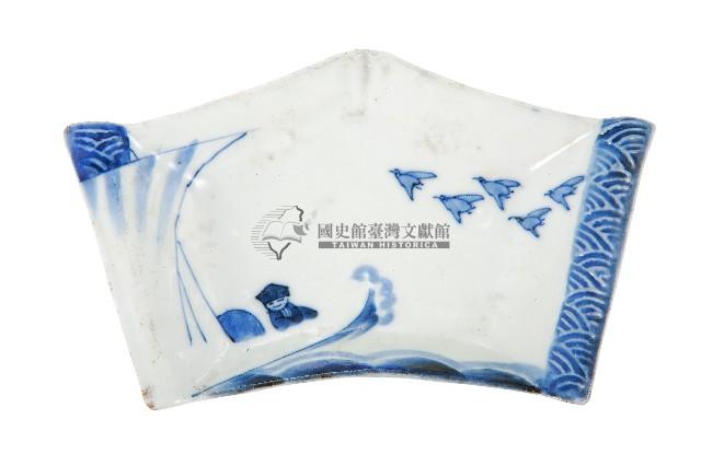 青花舟艇人物飛鳥紋五角變形皿藏品圖，第1張