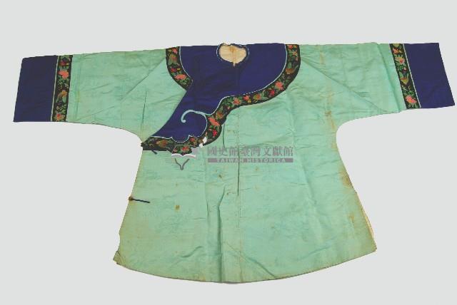 藍綠色花卉繡樣長袖上衣藏品圖，第1張