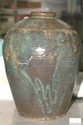 綠褐釉拍打印紋窄口豐肩式陶甕藏品圖，第1張