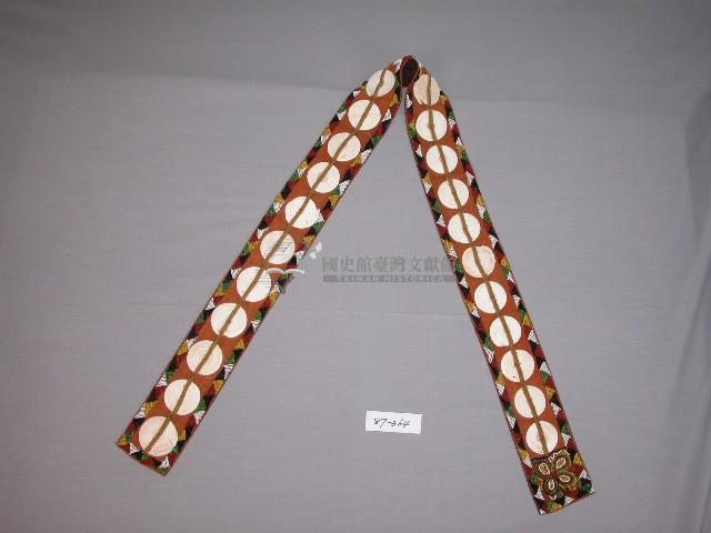 卑南族織紋肩飾藏品圖，第1張