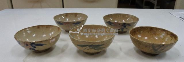 簡筆青花彩繪折枝花卉紋碗（5）藏品圖，第1張