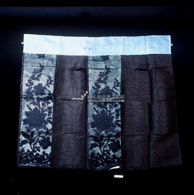 紗羅絲緞繡花貝釦馬面裙藏品圖，第1張