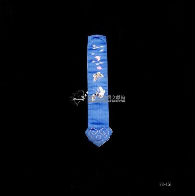 寶藍色蝶戀花如意雲紋刺繡扇套藏品圖，第1張