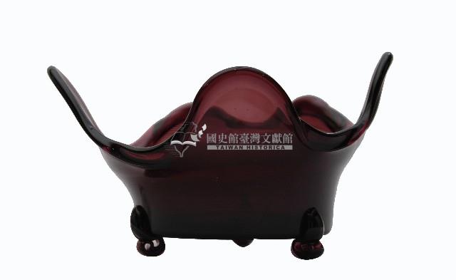 紫色花瓣型透明玻璃三足爐藏品圖，第1張