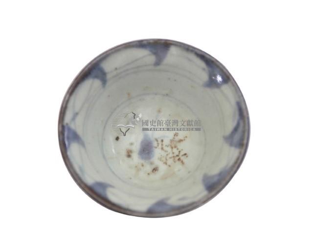 青花寫意纏枝花卉紋茶杯藏品圖，第1張