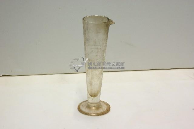 流嘴圓錐型透明玻璃量杯藏品圖，第1張