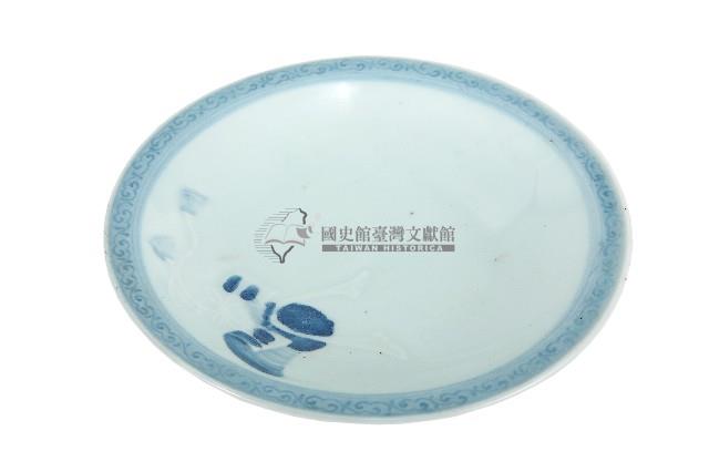 青花日本武士帽盔紋青白瓷盤藏品圖，第1張