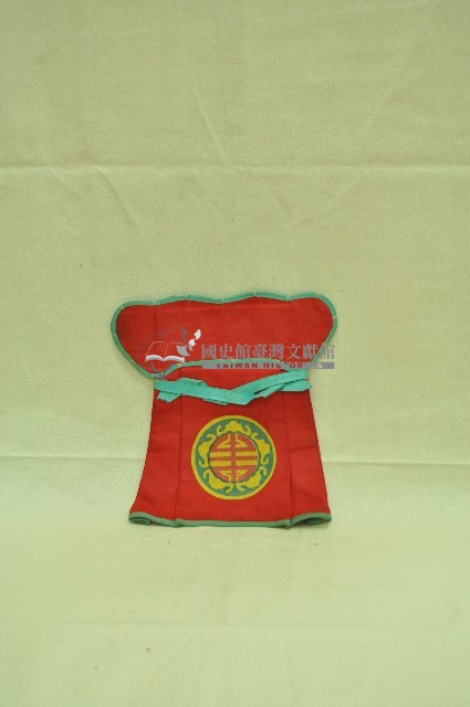 河南戲服紅色道具帽藏品圖，第1張