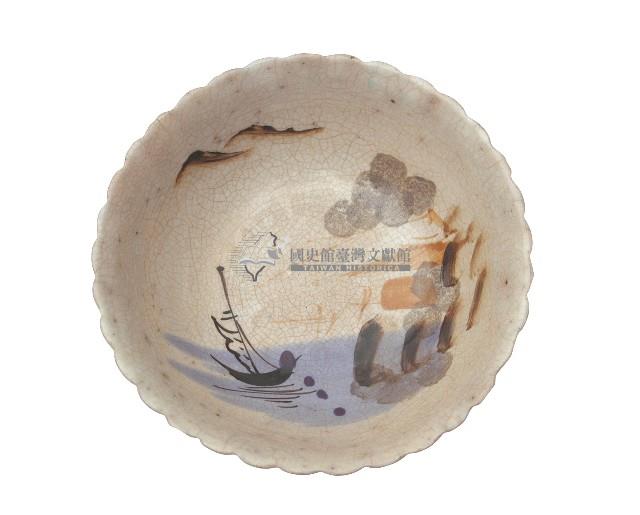 青花彩繪寫意山水孤帆紋花口碗藏品圖，第1張