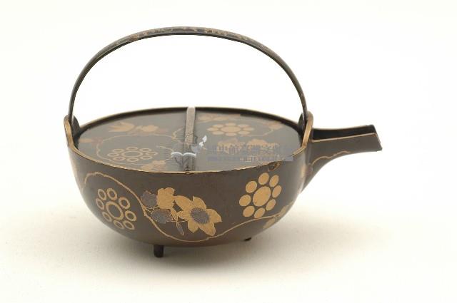 金屬胎圓形提把式黑漆地酒器藏品圖，第1張