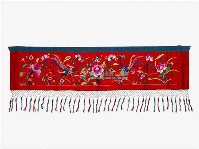 中國施洞苗族紅底刺繡帳簾藏品圖，第1張