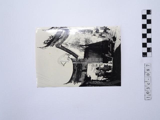 黃則修攝廟門側面照片藏品圖，第1張