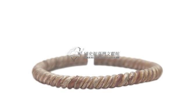 金屬製繩紋手環一對藏品圖，第1張