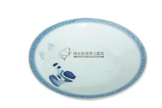 青花日本武士帽盔紋青白瓷盤藏品圖，第1張