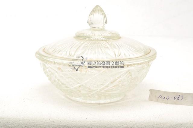 鈕蓋浮雕紋玻璃蓋碗藏品圖，第1張