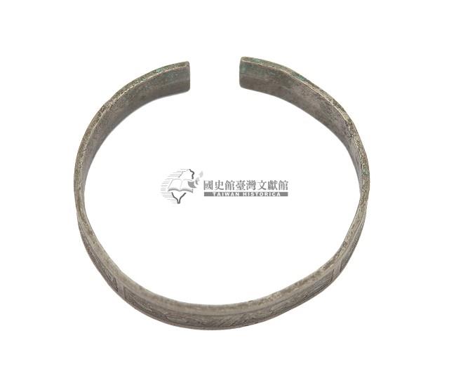 金屬製吉祥刻紋手環藏品圖，第1張
