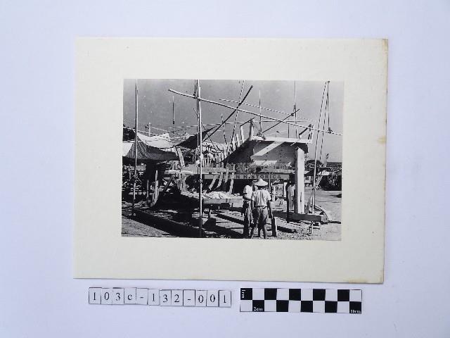 停放陸地的漁船藏品圖，第1張