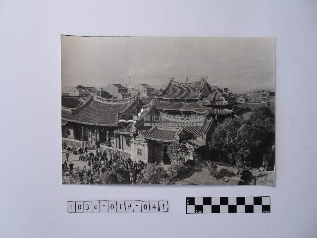 黃則修攝人群藏品圖，第1張