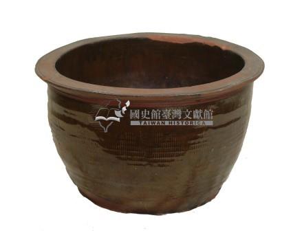 棕褐釉拍打印文盤口斜腹式陶甕藏品圖，第1張