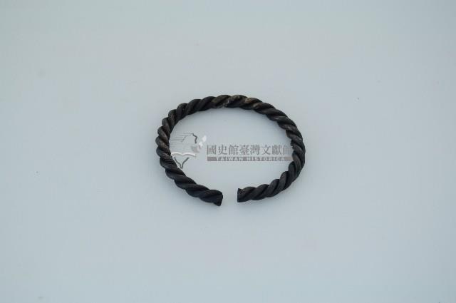 銅製麻花手鐶藏品圖，第1張