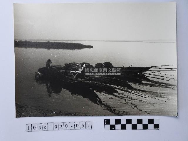 黃則修攝撈蜆船藏品圖，第1張