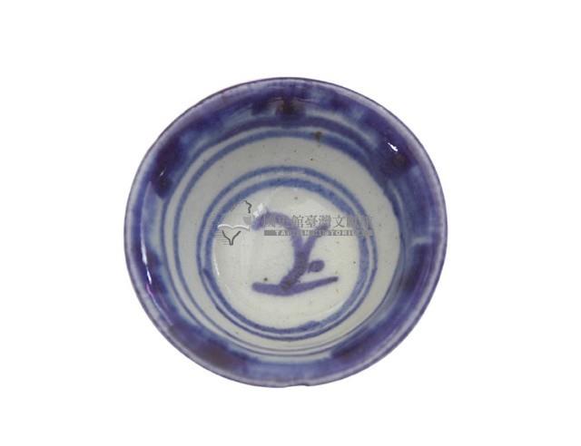 青花寫意纏枝花卉紋茶杯藏品圖，第1張