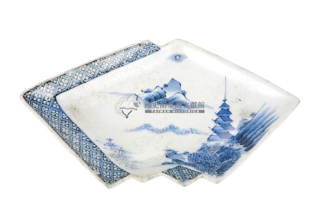 青花山水樓閣襷紋雙結型皿藏品圖，第1張