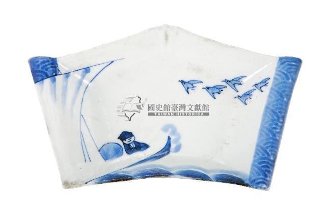 青花舟艇人物飛鳥紋五角變形皿藏品圖，第1張