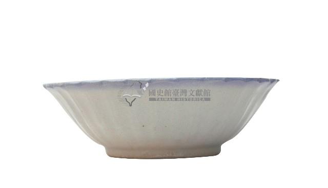 青花彩繪菊花紋花口大碗藏品圖，第1張