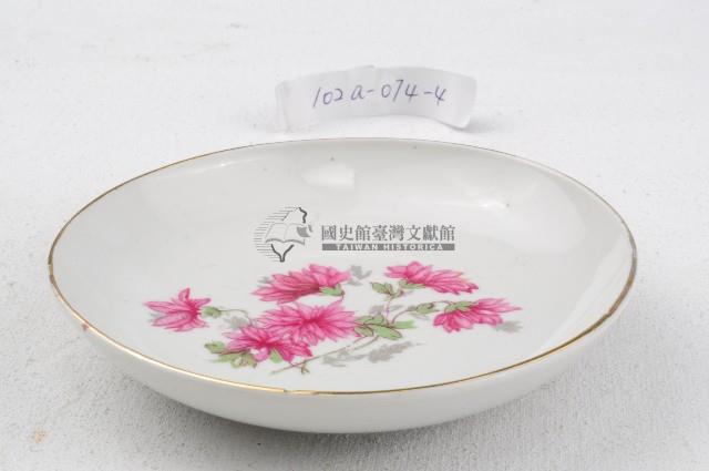 金口五彩折枝花卉紋瓷碟藏品圖，第1張