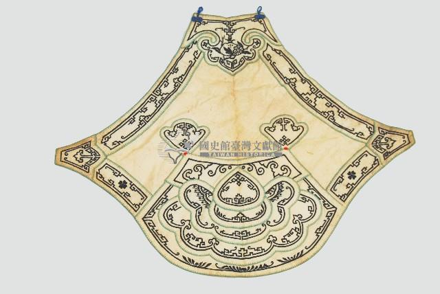 褐色吉祥繡樣肚兜藏品圖，第1張