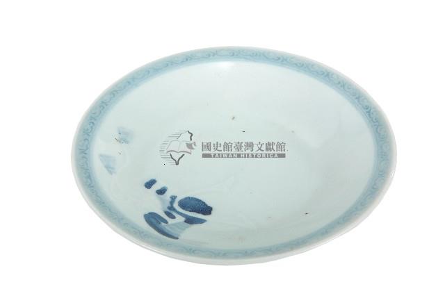 青花日本武士帽盔紋青白瓷盤藏品圖，第1張