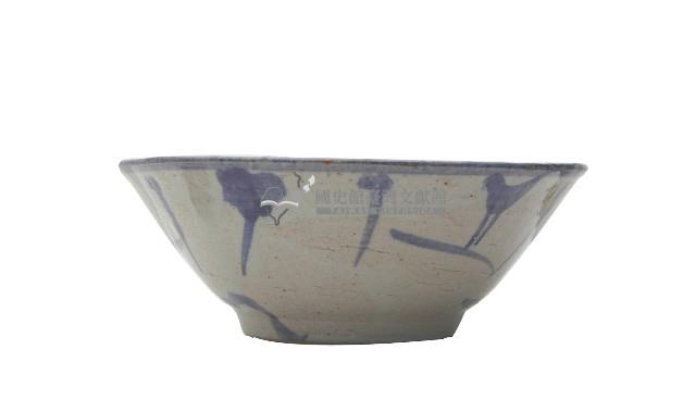 青花開光折枝花卉紋碗藏品圖，第1張