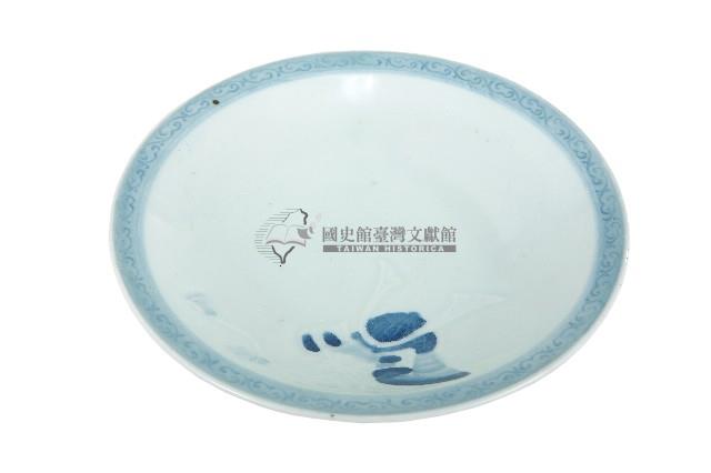 青花日本武士帽盔紋青白瓷盤藏品圖，第1張