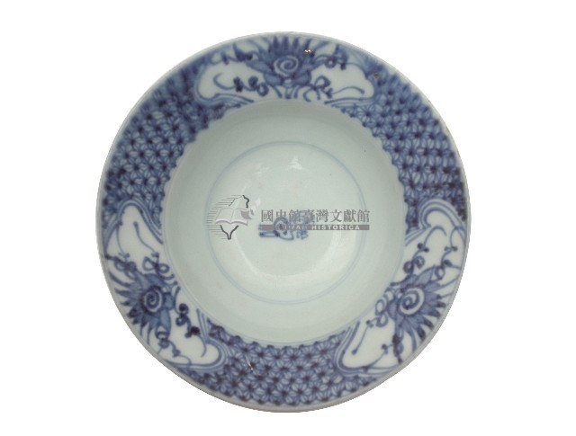 青花錦地開光花草紋折沿碗藏品圖，第1張