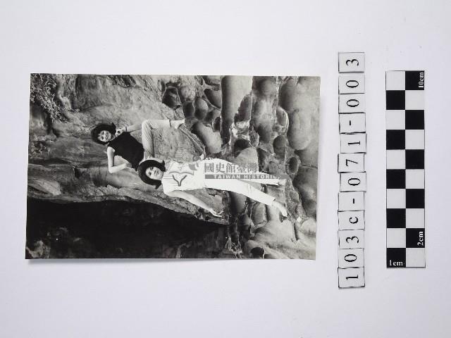 黃則修攝女藝人凌波、鄭慶寧藏品圖，第1張