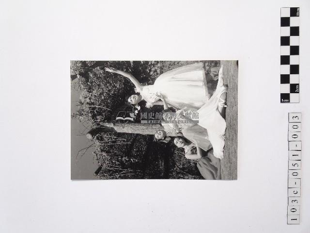 黃則修攝蔡瑞月舞蹈社社員藏品圖，第1張